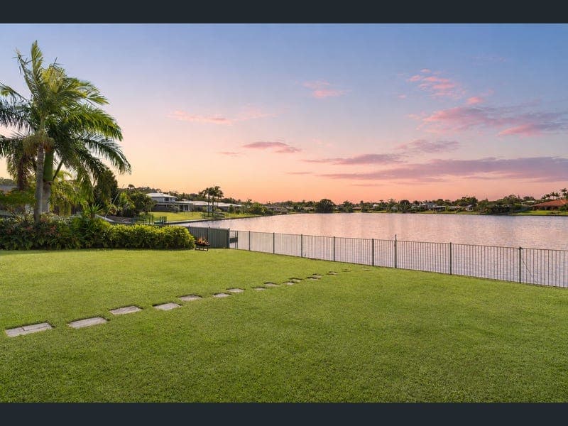9 Cyclades Crescent, Currumbin Waters — photo 1 of 5