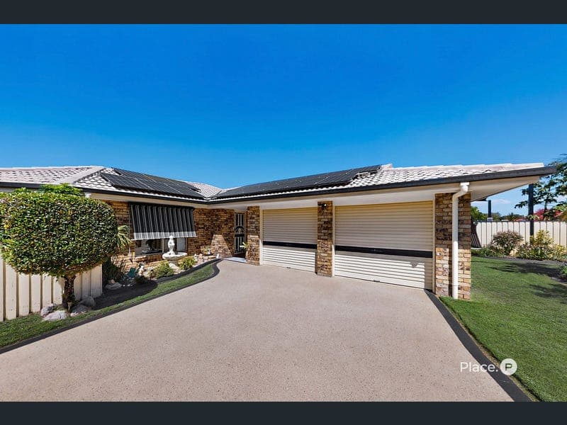 17 Columbia Drive, Beachmere — photo 1 of 5