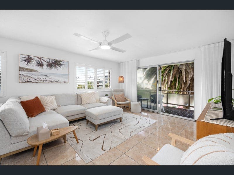 Unit 3/2 Moreton Parade, Kings Beach — photo 1 of 5
