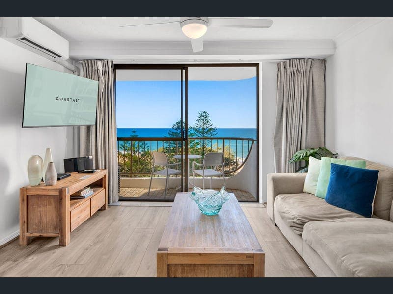 33/4 Britannia Avenue, Broadbeach — photo 1 of 5