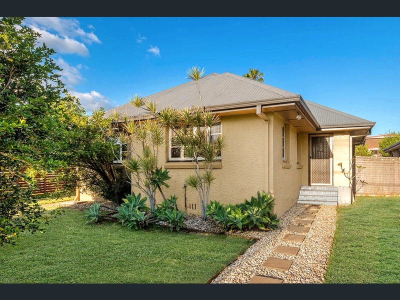 81 Junction Road, Morningside — photo 1 of 5