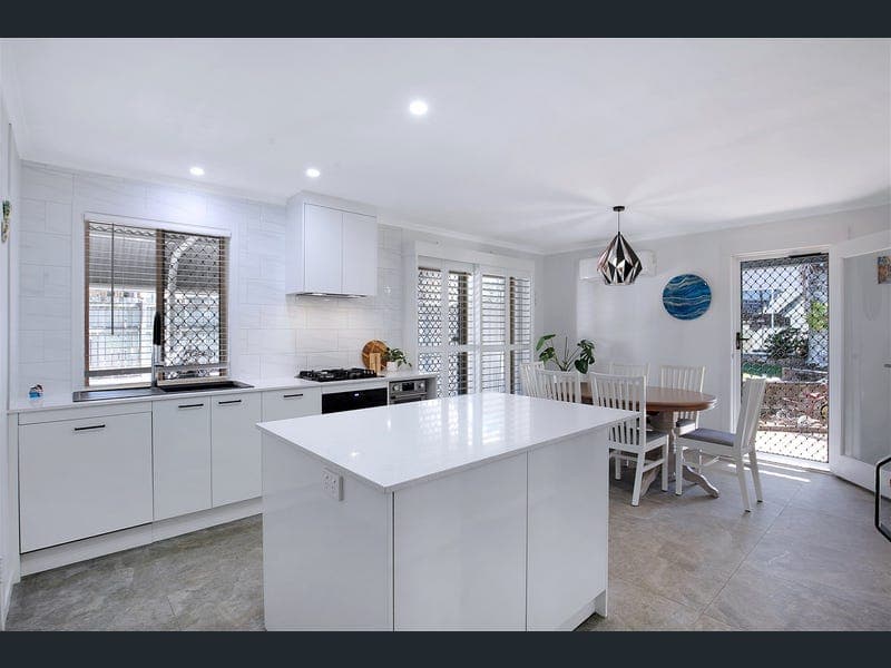23 Magnolia Street, Margate — photo 1 of 5