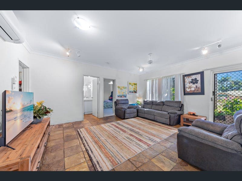 38 Catherine Crescent, Jubilee Pocket — photo 1 of 5