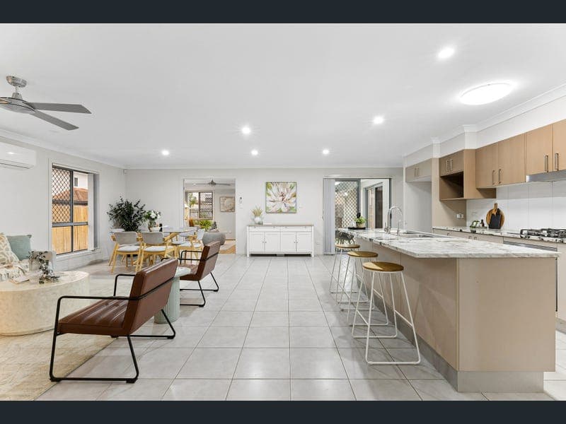 4 Colebrook Crescent, Doolandella — photo 1 of 5