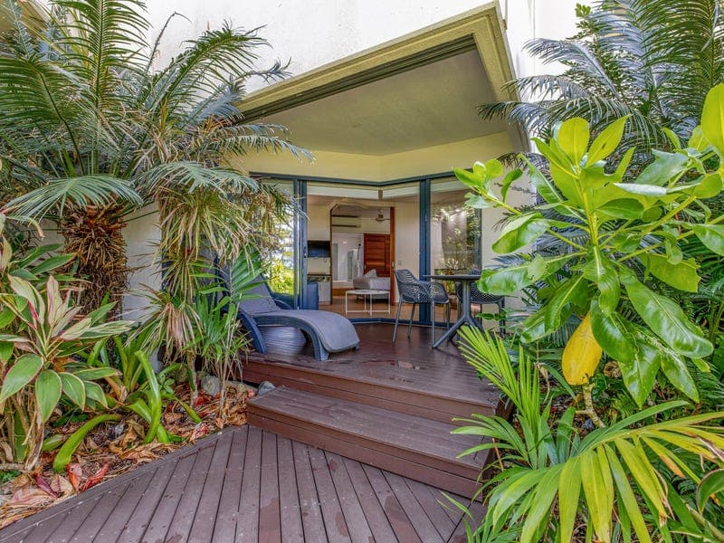 8 Peninsula/9-13 Esplanade, Port Douglas — photo 1 of 5