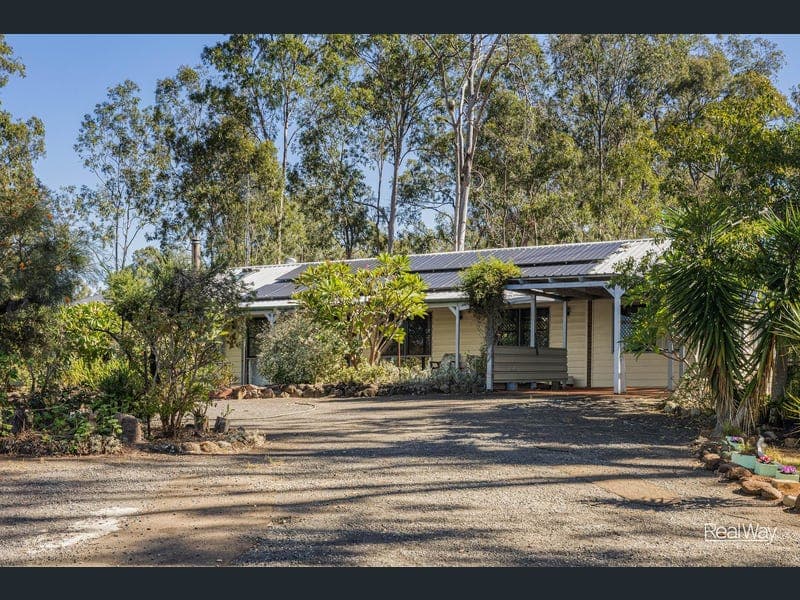 111 Koreelah Street, Upper Lockyer — photo 1 of 5