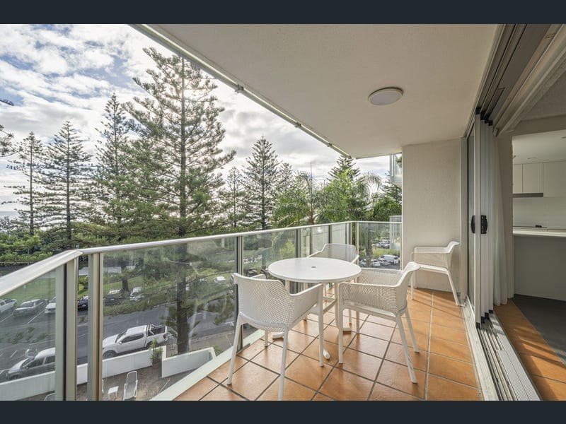 17/30-40 The Esplanade, Burleigh Heads — photo 1 of 5