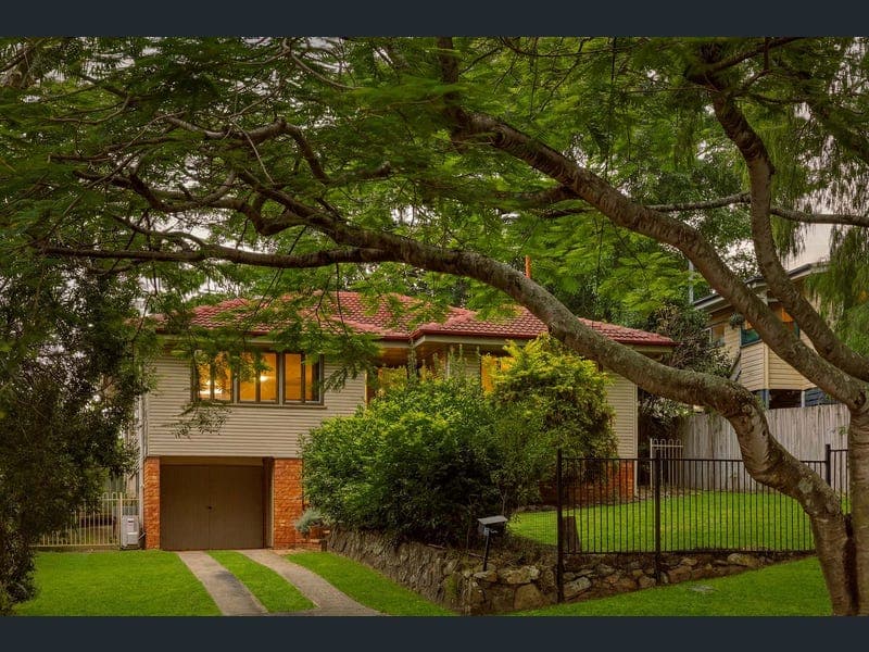 8 Burbank Street, Stafford Heights — photo 1 of 5
