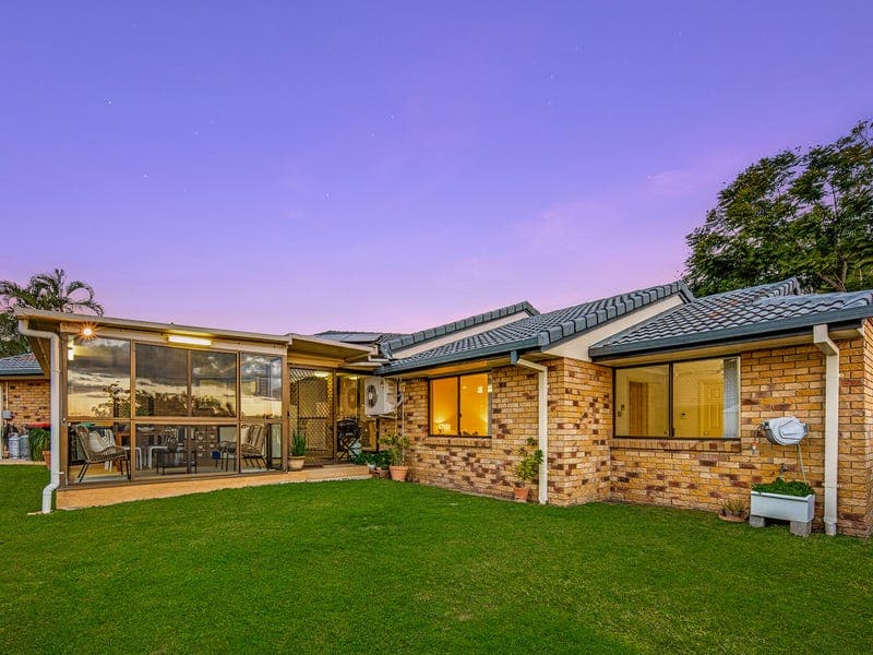 7 Tomkins Road, Riverhills — photo 1 of 5