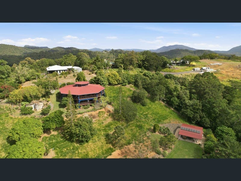 26 Bayview Drive, Habana — photo 1 of 5