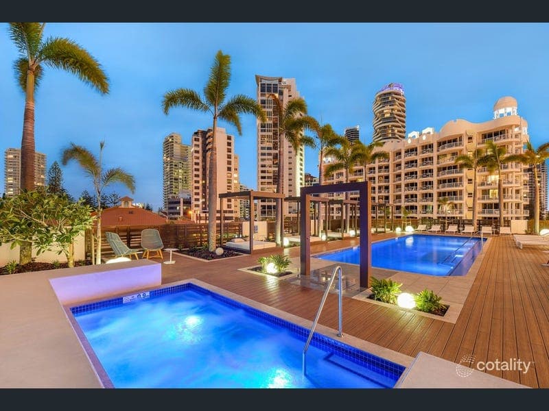56/31 Queensland Avenue, Broadbeach — photo 1 of 5