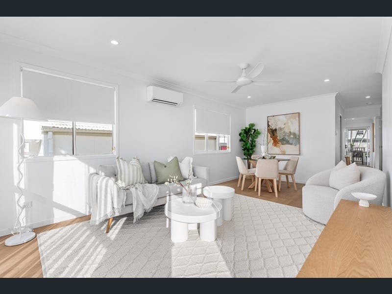 99 Gray Street, Carina — photo 1 of 5