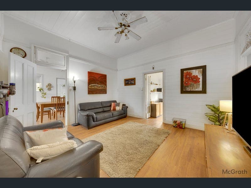 38 Auckland Street, Gladstone Central — photo 1 of 5