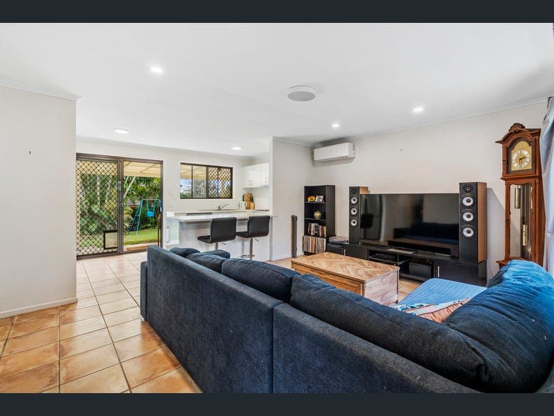 22 Wentworth Dr, Capalaba — photo 1 of 5