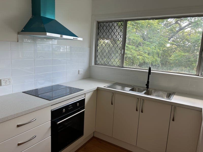 9 Bendell Street, Sunnybank Hills — photo 1 of 5