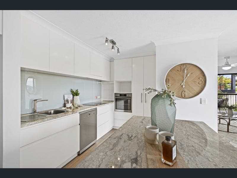 12/12 Colton Street, Highgate Hill — photo 1 of 5