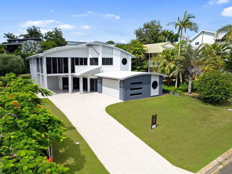 19 Waigani Ave, Kawungan — photo 1 of 5