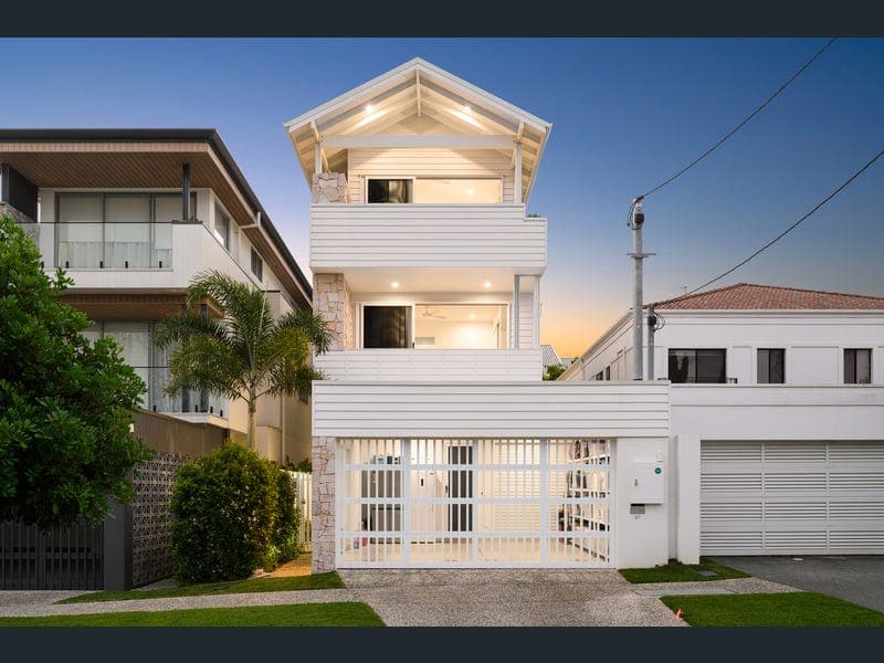 27 Hilda Street, Mermaid Beach — photo 1 of 5