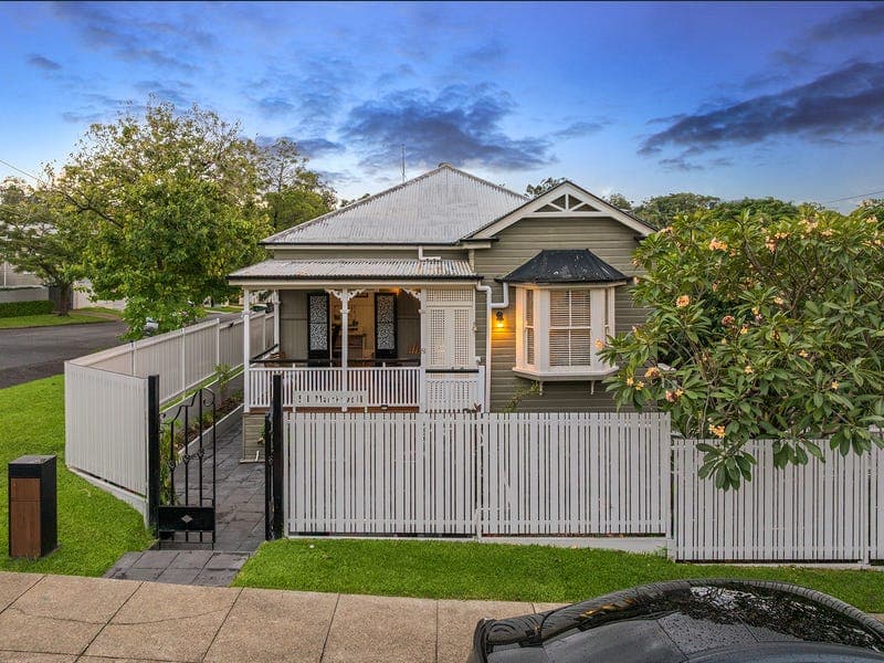 51 Markwell Street, Auchenflower — photo 1 of 5
