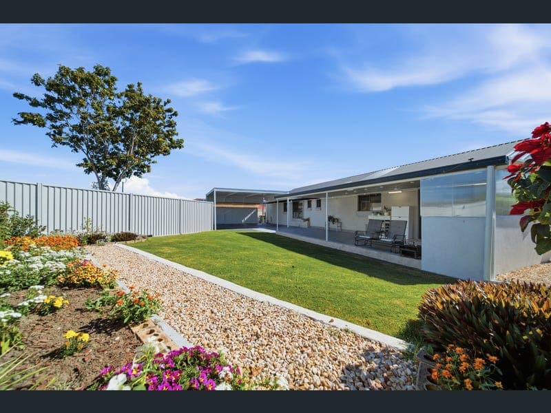 18 Chesan Court, Crestmead — photo 1 of 5