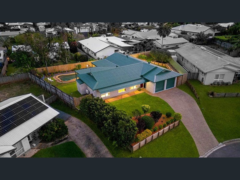9 Ginger Close, Redlynch — photo 1 of 5