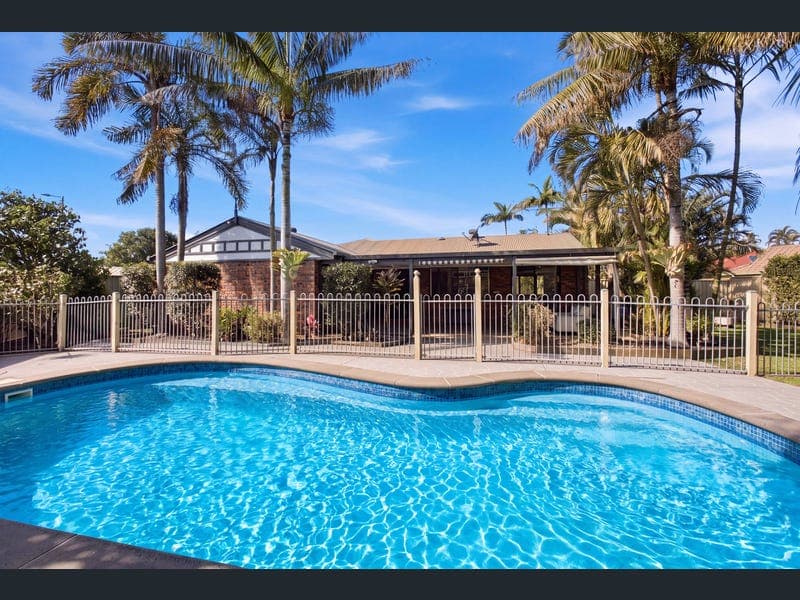 40 Camarsh Drive, Murrumba Downs — photo 1 of 5
