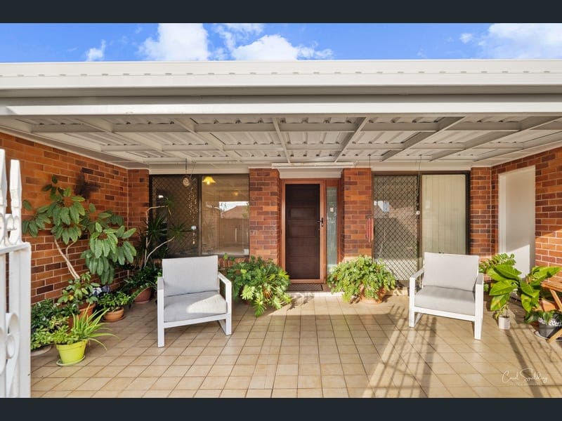 20 Lindisfarne Street, Carindale — photo 1 of 5