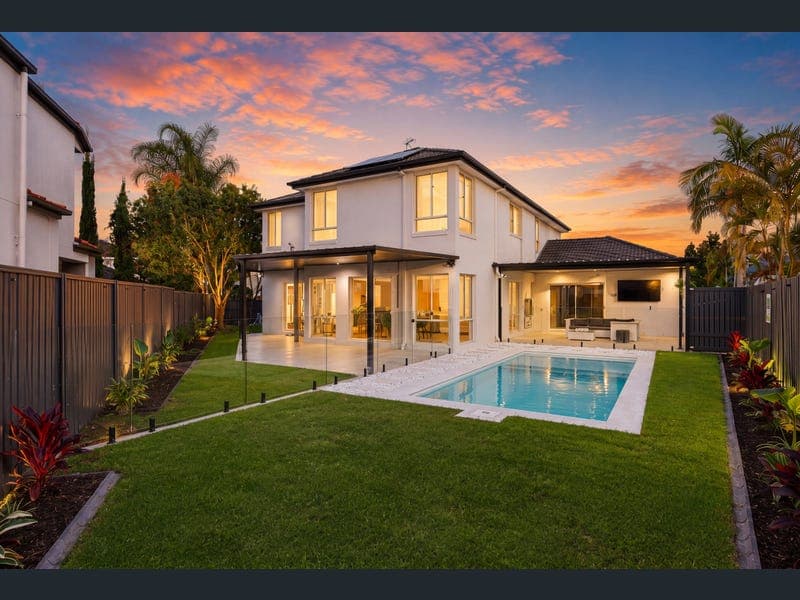 5 Morea Court, Varsity Lakes — photo 1 of 5