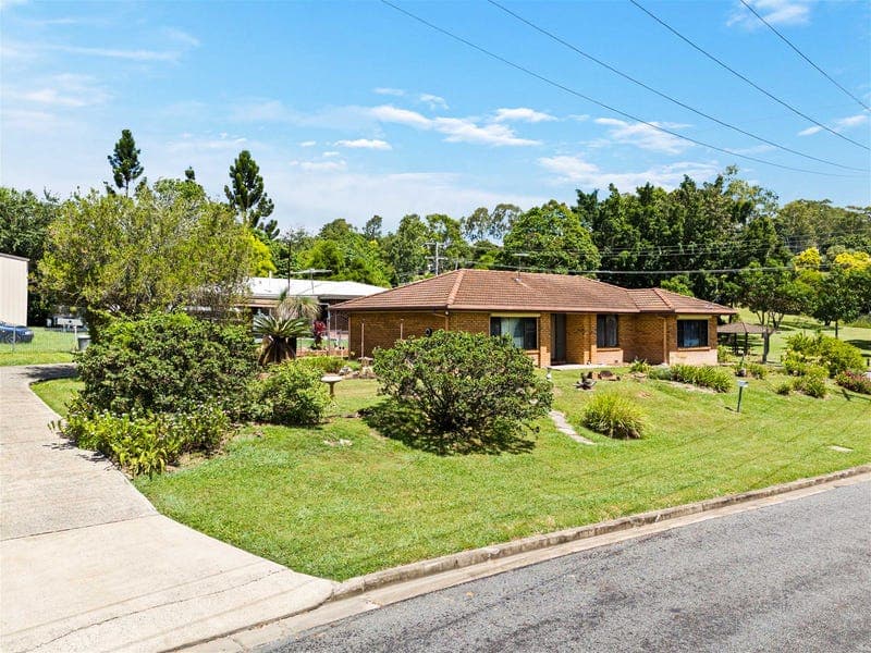 1 Spa Court, Beaudesert — photo 1 of 5