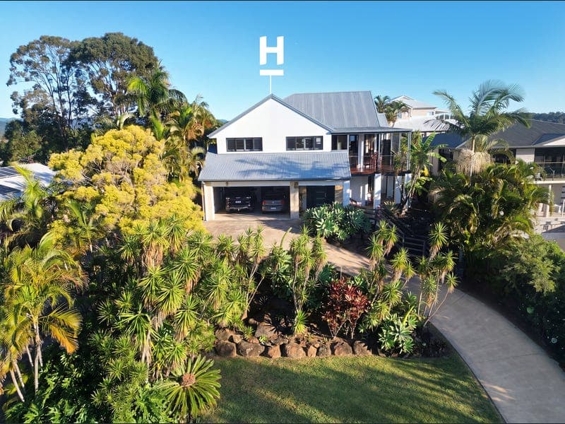 31 Jarrahdale Drive, Elanora — photo 1 of 5