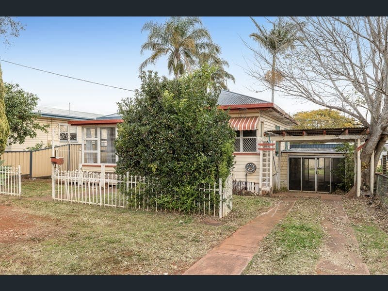 8 Robsart Street, North Toowoomba — photo 1 of 5
