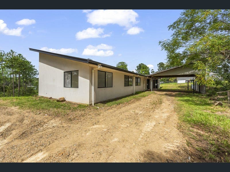 37 Stevenson Road, Glenwood — photo 1 of 5