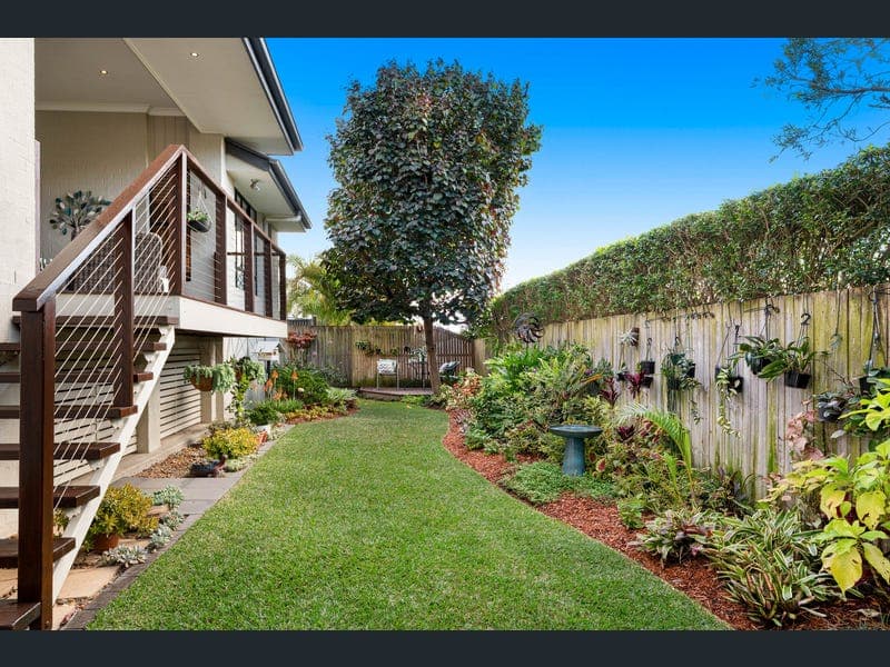 41 Goodenia Crescent, Seventeen Mile Rocks — photo 1 of 5
