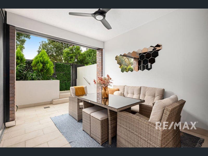 44/9 Flora Street, Stones Corner — photo 1 of 5