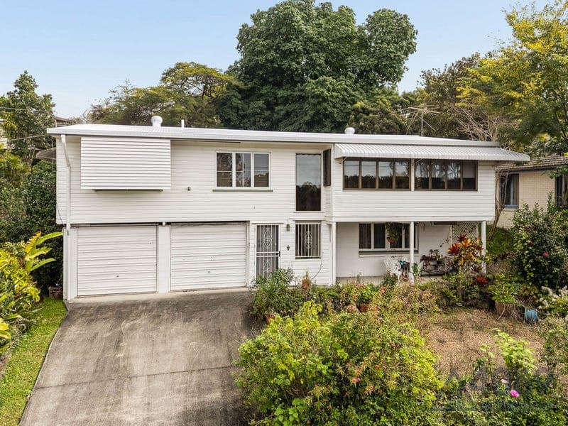 31 Currong Street, Kenmore — photo 1 of 5