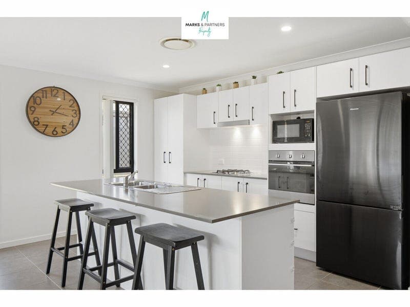9 Serene Way, Wondunna — photo 1 of 5