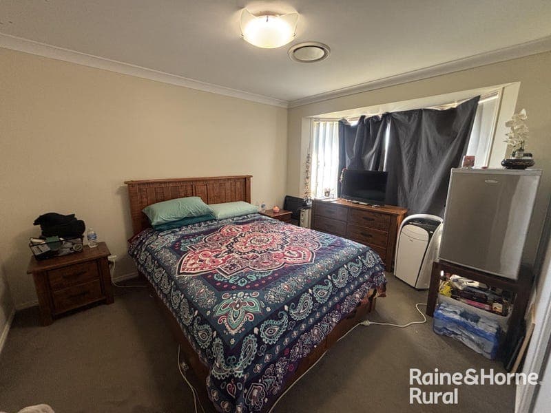 3 Jacaranda Ave, Kingaroy — photo 1 of 5