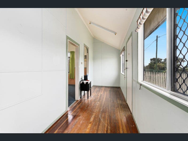 54 O'Connell Street, Depot Hill — photo 1 of 5