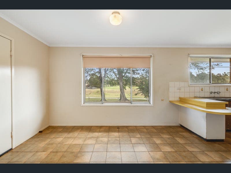 15 Balanga Court, South Toowoomba — photo 1 of 5