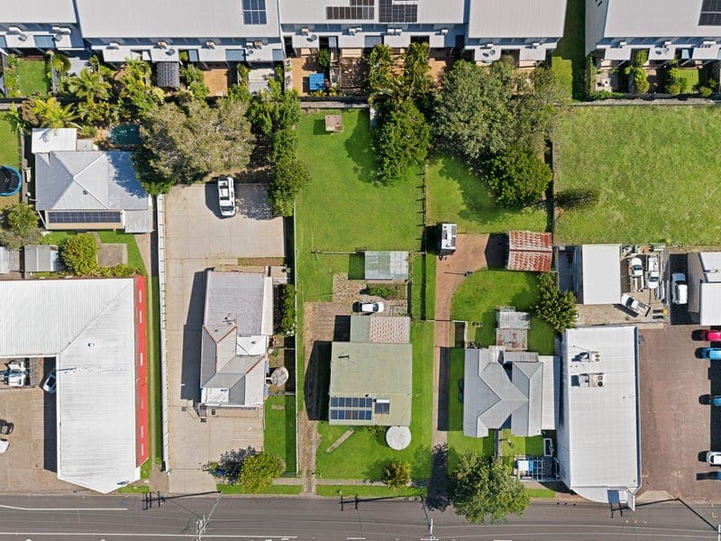 125 Torquay Road, Scarness — photo 1 of 5