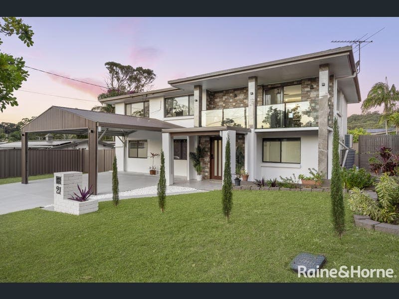 21 WESTGATE AVENUE, Springwood — photo 1 of 5