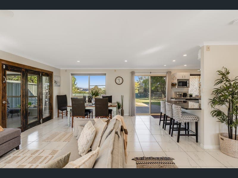 44 Stratford Drive, Wyreema — photo 1 of 5