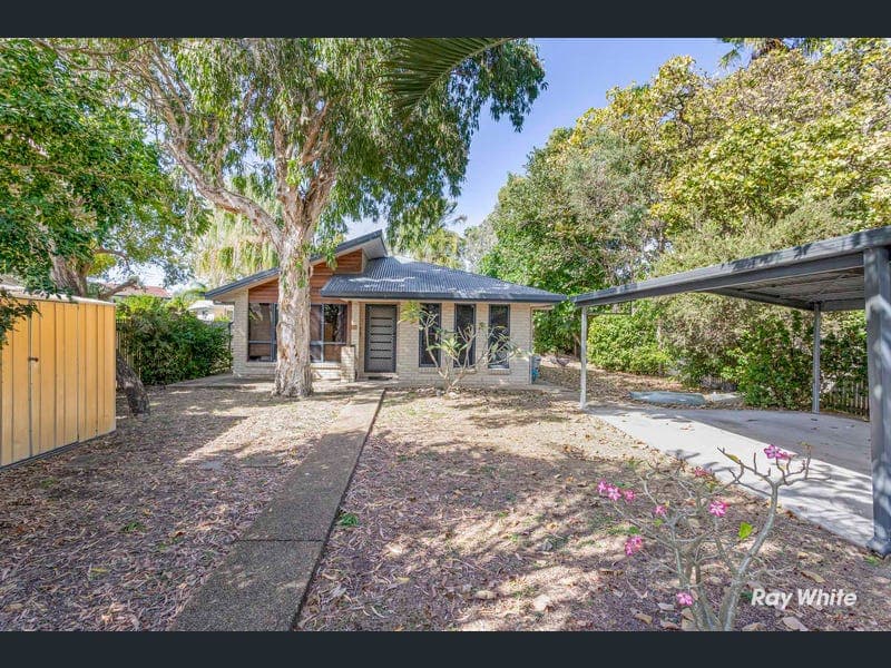 999 Scenic Highway, Kinka Beach — photo 1 of 5