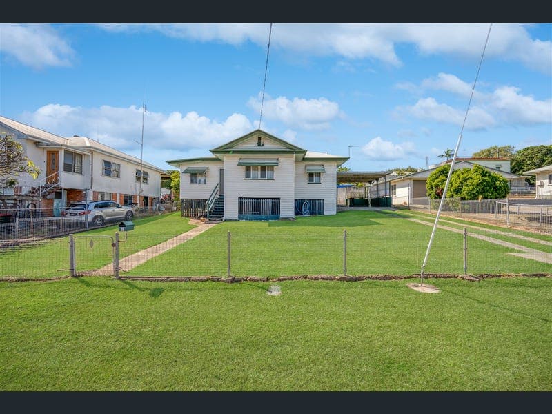 9 Allison Street, West Gladstone — photo 1 of 5