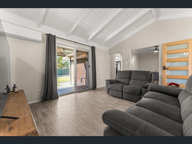 18 Carlyon Street, Mount Warren Park — photo 1 of 5