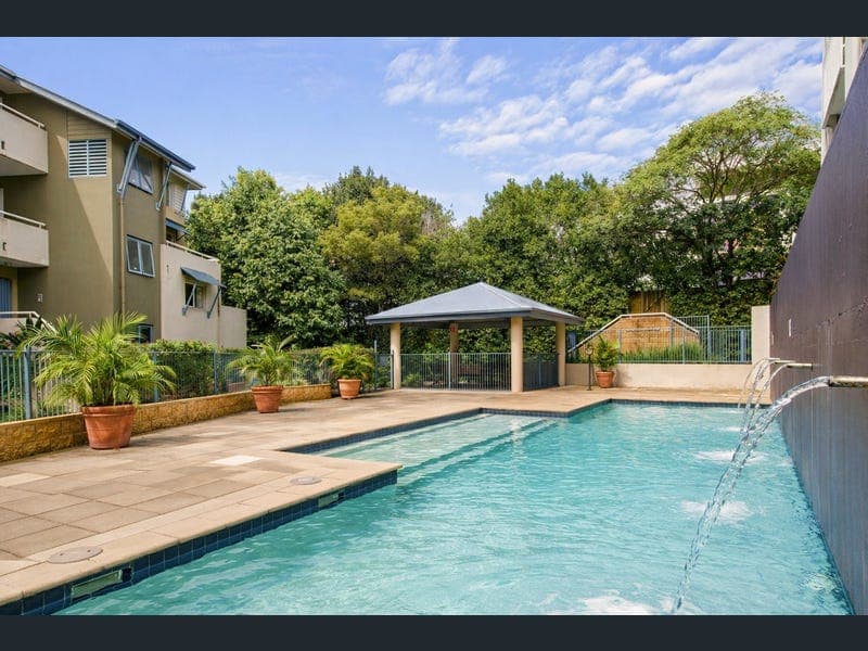 30/38 Vincent Street, Indooroopilly — photo 1 of 4