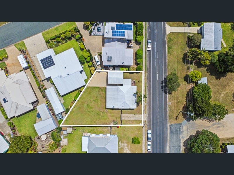 30 Gympie Road, Tin Can Bay — photo 1 of 5