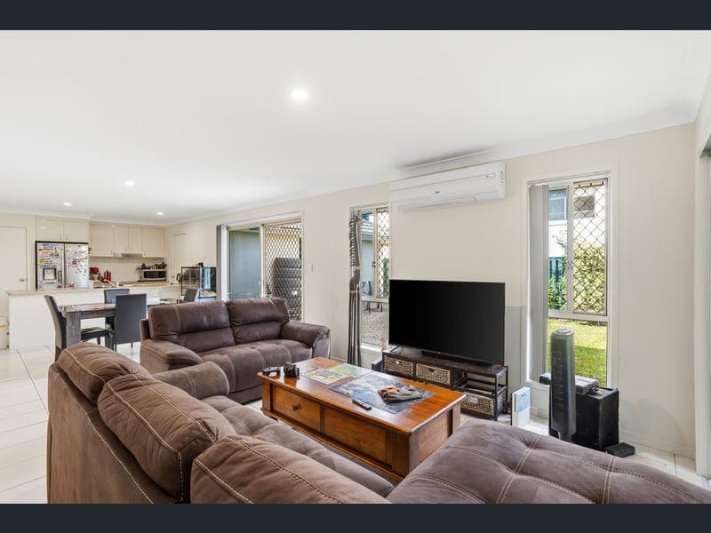 28 Witheren Circuit, Pacific Pines — photo 1 of 5