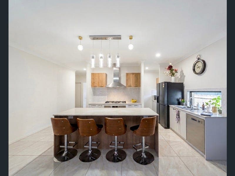 13 Lan Place, Mount Warren Park — photo 1 of 5