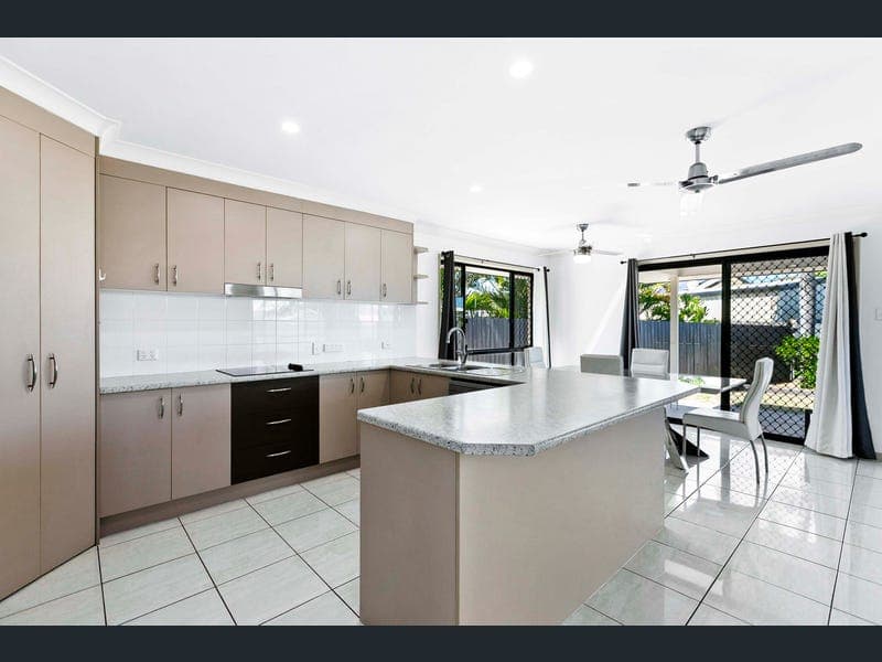2/22 Northshore Ave, Toogoom — photo 1 of 5